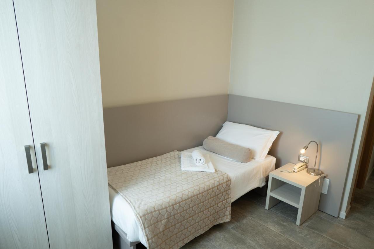 Hotel Europa Дособуоно Екстериор снимка