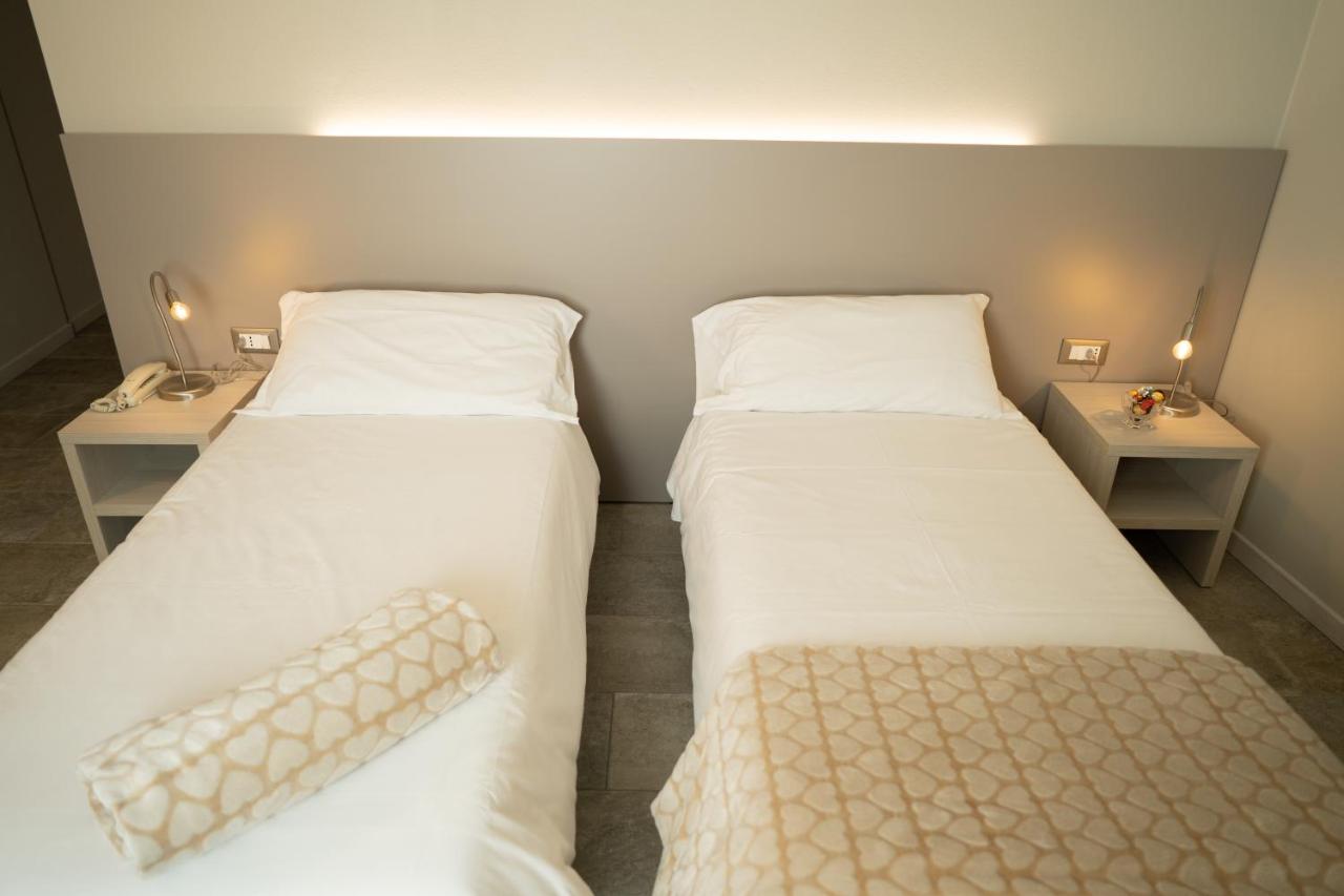 Hotel Europa Дособуоно Екстериор снимка