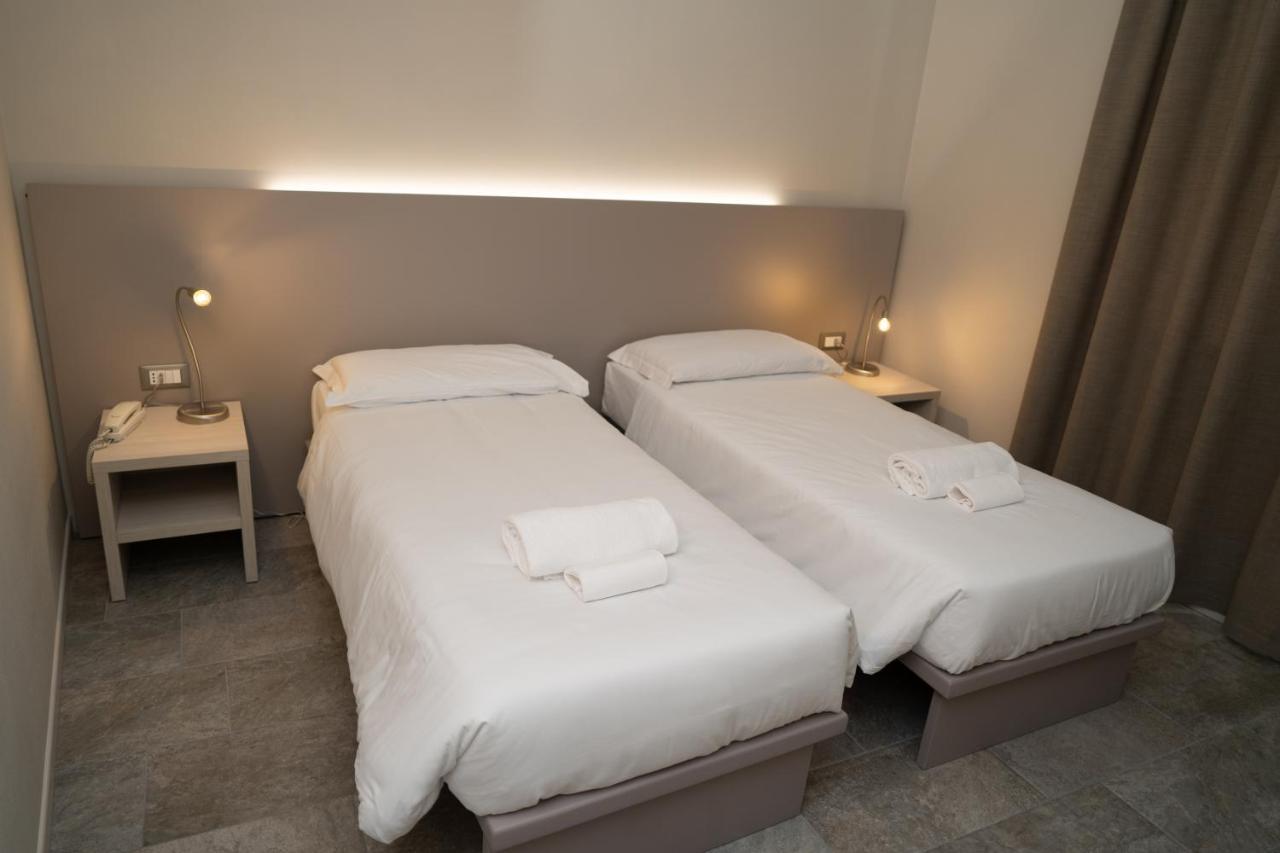 Hotel Europa Дособуоно Екстериор снимка