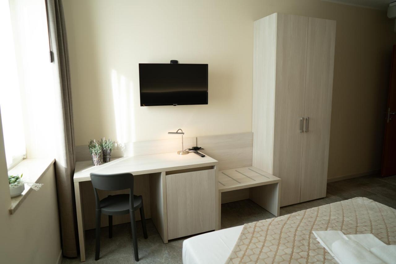 Hotel Europa Дособуоно Екстериор снимка