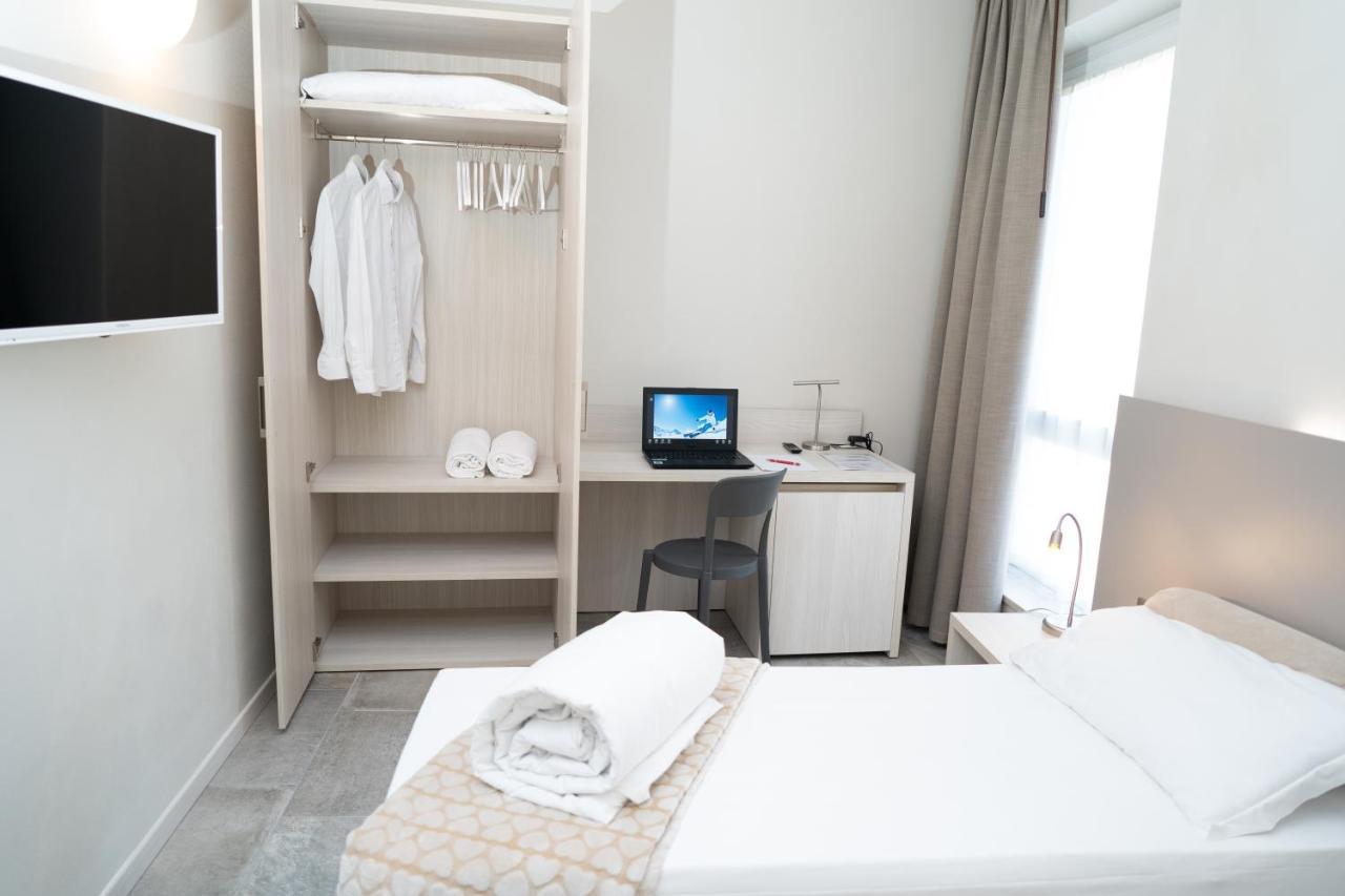 Hotel Europa Дособуоно Екстериор снимка