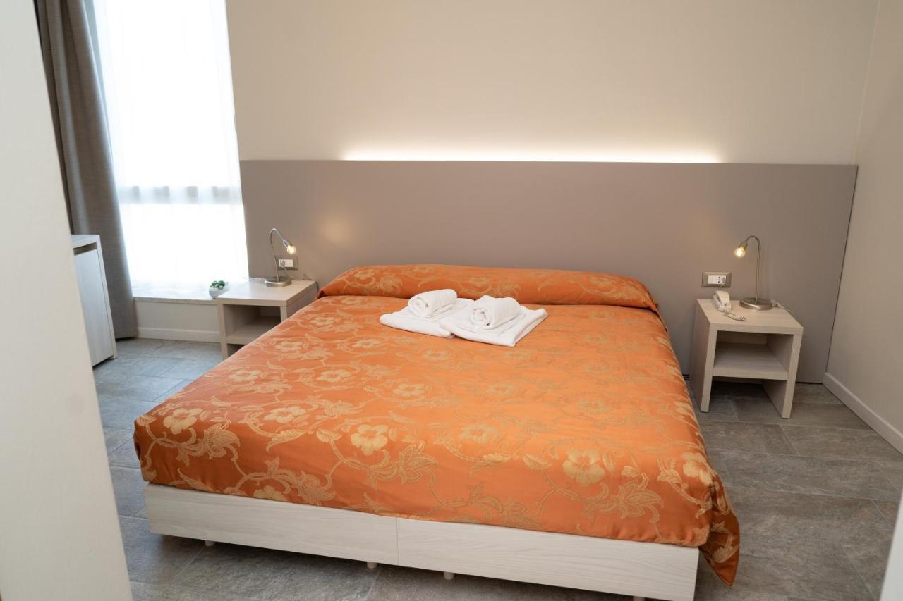 Hotel Europa Дособуоно Екстериор снимка