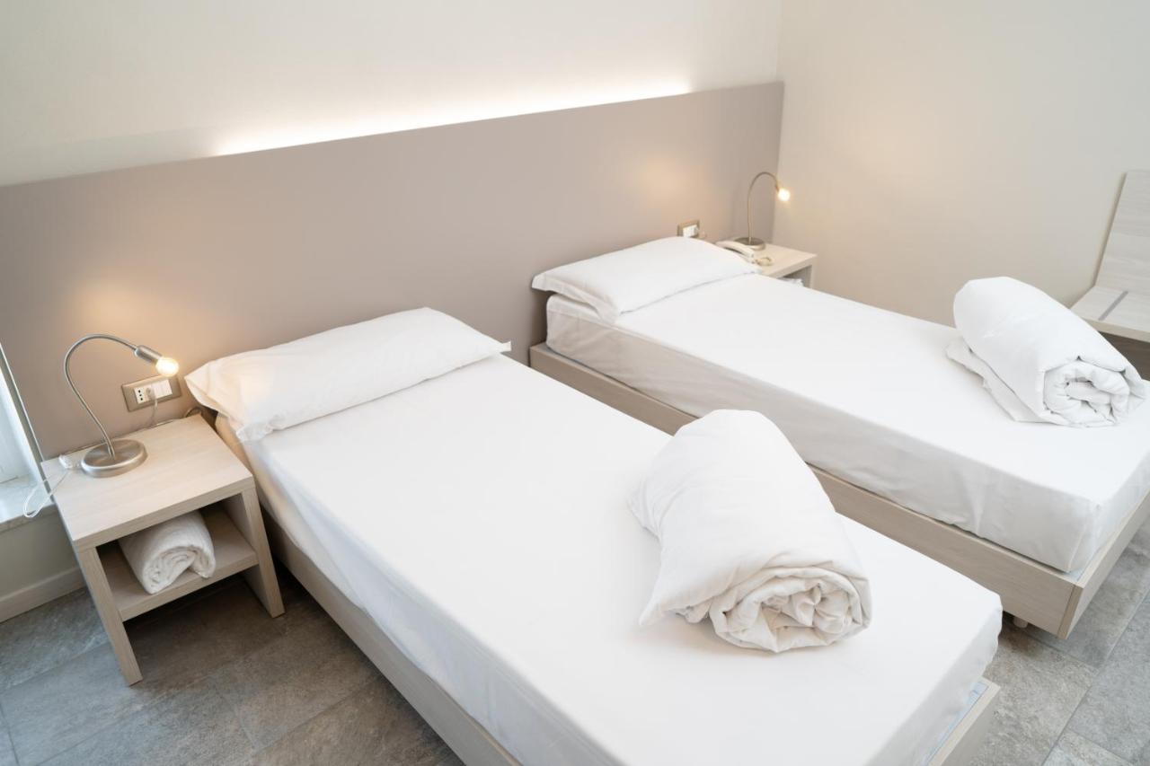 Hotel Europa Дособуоно Екстериор снимка