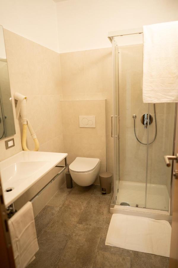 Hotel Europa Дособуоно Екстериор снимка