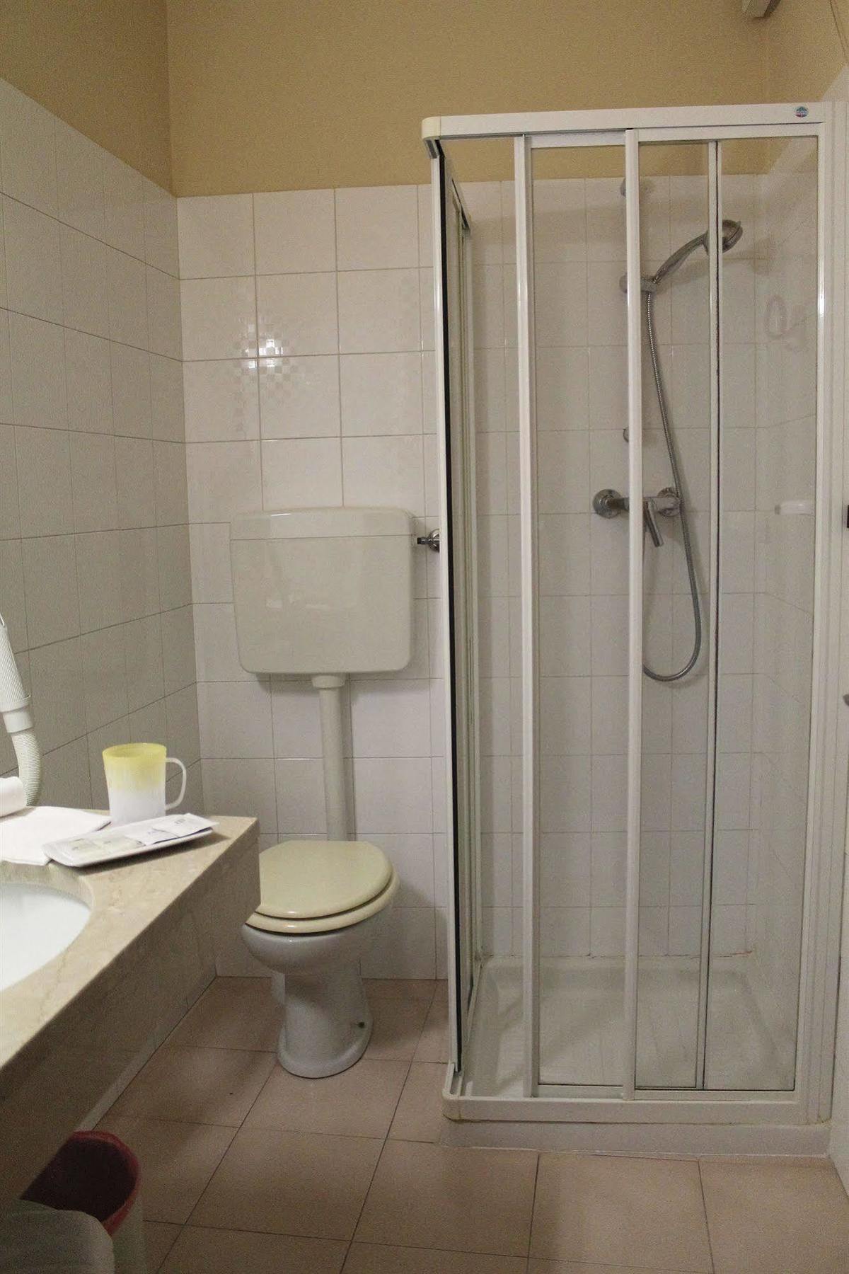 Hotel Europa Дособуоно Екстериор снимка